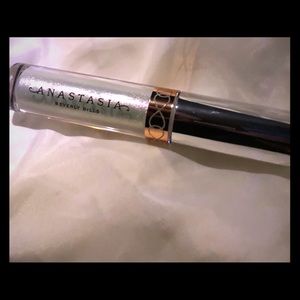 Anastasia Metallic Liquid Lipstick: Silver